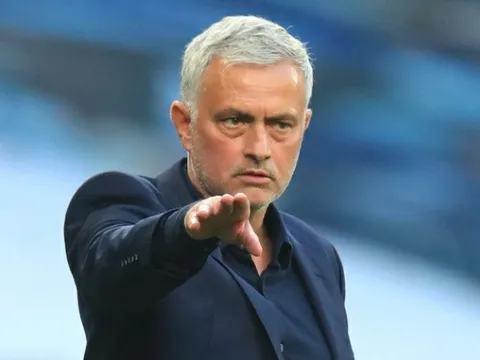 Jose Mourinho "tấn công" Man United, đón trò cũ giá 30 triệu bảng