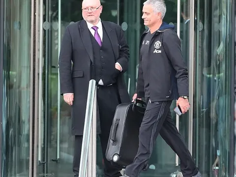 Mourinho tiết lộ cuộc sống "ở khách sạn" trong 895 ngày dẫn dắt M.U