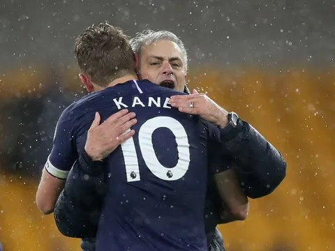 Mourinho và chiến thắng "tuyệt vời" trước Wolves