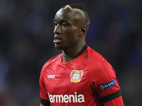 Leverkusen chơi bài ngửa, Arsenal mở cờ trong bụng