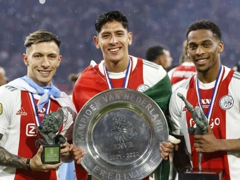 M.U, Arsenal bị Ajax 'dắt mũi'