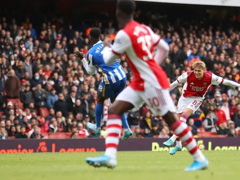 M.U & Arsenal tự hủy; Top 4 bắt đầu cắt đuôi