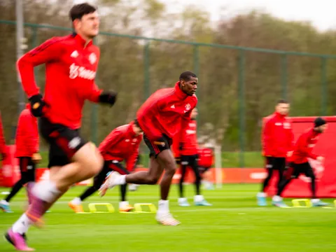 Viện binh trở lại đầy tâm trạng, M.U có buổi tập tốc độ cao