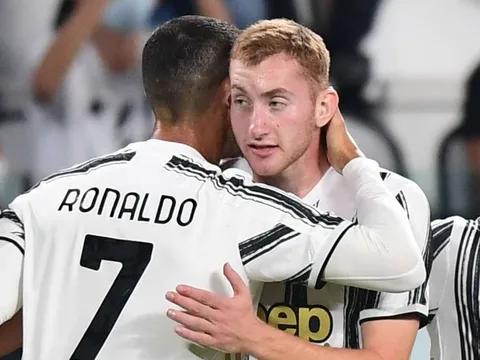 M.U hỏi mua Ronaldo và “cơn lốc biên phải” của Juventus