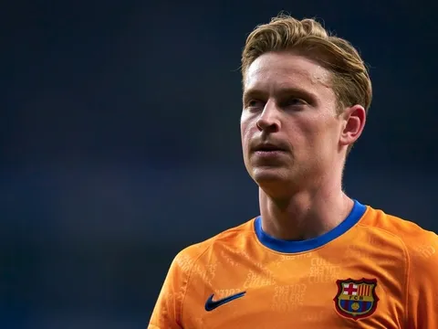 MU lãng phí thời gian với De Jong?