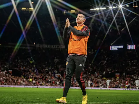 MU mạnh hơn nếu Ronaldo chịu ngồi yên