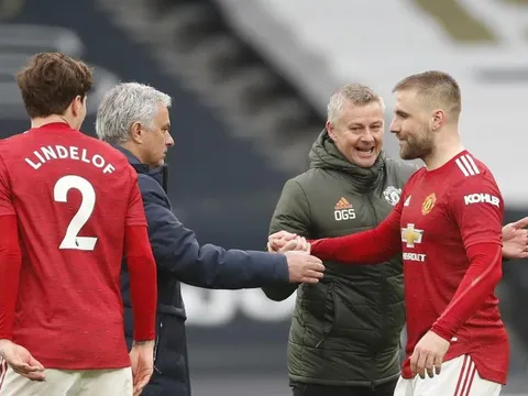 Solskjaer đã tạo cú lừa khiến Spurs và Mourinho choáng váng