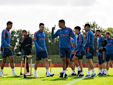 Casemiro hóa thủ lĩnh; Tinh thần dàn sao M.U trên sân tập