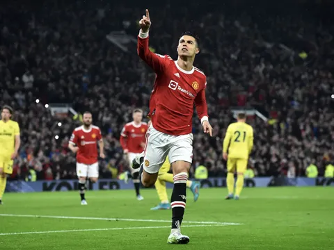MU thắng đậm Brentford: Trái tim Ronaldo