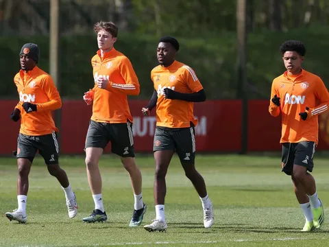 M.U xuất hiện cái tên mới toanh, De Gea để lộ thái độ không ngờ