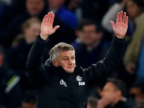 Mua 'báu vật' của Ajax, mọi vấn đề nơi Man Utd sẽ được giải quyết