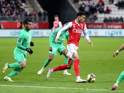 Mua Hugo Ekitike, Man Utd có người thay Greenwood