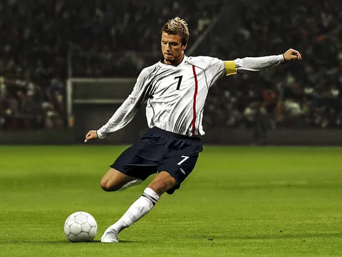 Mục tiêu 60 triệu của Arsenal “sút phạt như Beckham”