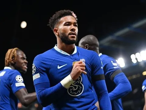 Mục tiêu của Chelsea 'ngả mũ' với Reece James