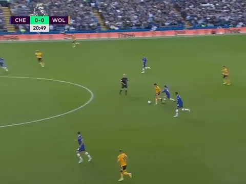 Mục tiêu của Liverpool solo từ sân nhà qua 3 cầu thủ Chelsea