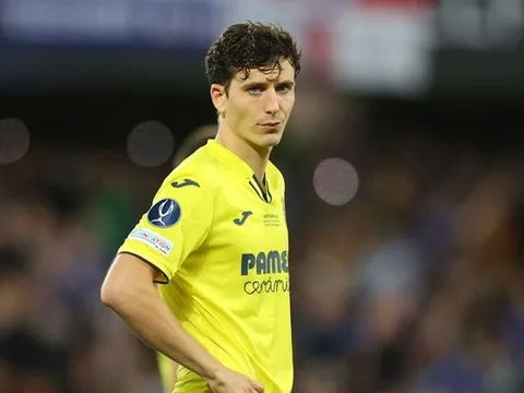 Mục tiêu của Man Utd đem tin buồn cho Tottenham