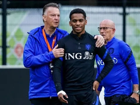 Mục tiêu hụt của Man Utd đính chính cho Van Gaal