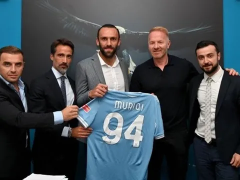 CHÍNH THỨC: "Ibra 2.0" chuyển sang Serie A, gác lại giấc mơ đến Man Utd
