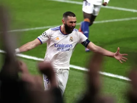 Nã hat-trick vào lưới Chelsea, Benzema thiết lập 2 kỷ lục