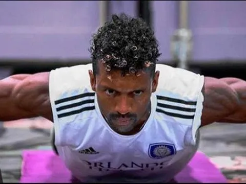 Nani khoe cơ bắp đáng kinh ngạc ở tuổi 34