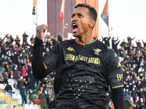 Luis Nani bị chấm dứt hợp đồng
