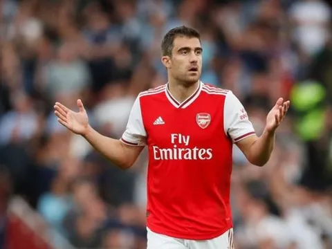 Chủ tịch Napoli: "Đúng, tôi muốn có cầu thủ Arsenal đó"