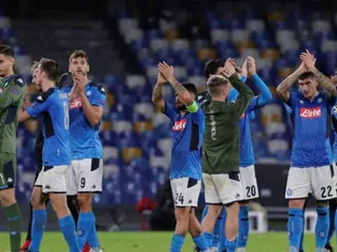 Napoli đại loạn và 9 món hàng hot đang chờ các "ông lớn" gõ cửa