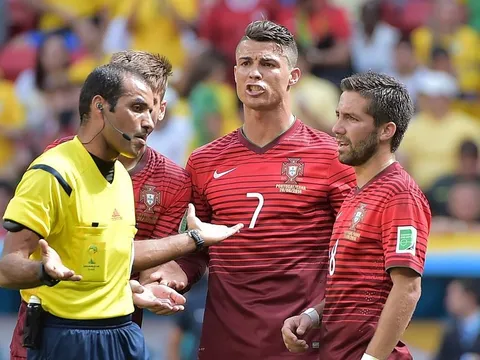 Trọng tài "xịn" thổi trận tuyển Việt Nam đấu Trung Quốc