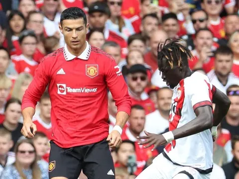 "Nếu là M.U, tôi sẽ bóp chết ý định của Ronaldo từ trong trứng nước"