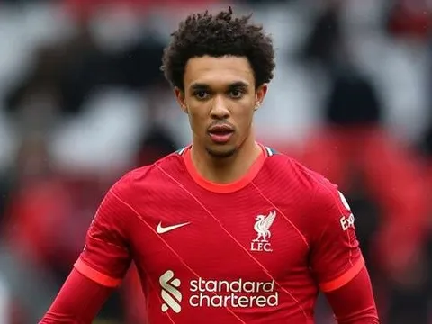Nếu ra sân trận gặp Chelsea, Arnold sẽ đi vào lịch sử Liverpool