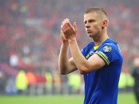 Neville xấu hổ vì Zinchenko