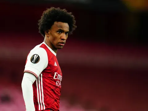 Phong độ tệ hại còn đòi hỏi khó tin, Willian khiến Arsenal khốn khổ