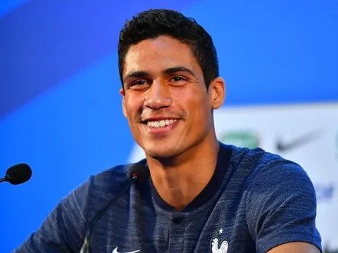 CĐV Man Utd: "Varane sẽ ở lại Real thi đấu bên cạnh Alaba"