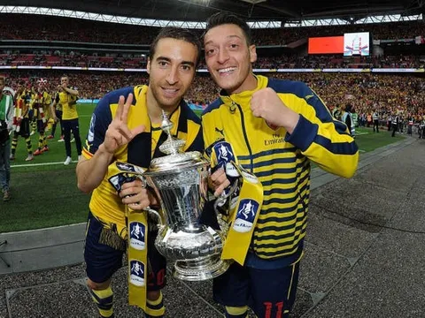 "Arsenal phải đứng ở vị trí top đầu Premier League"