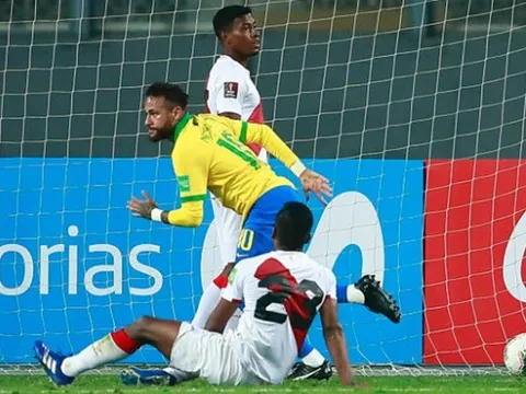 Neymar lập hat-trick, Brazil lội ngược dòng trong thế hơn 2 người