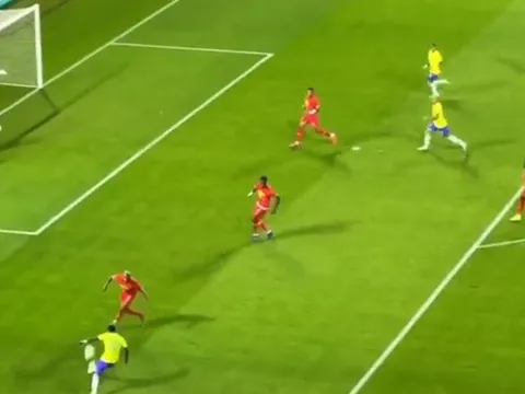 Neymar và Vinicius nhảy múa trước hàng thủ Ghana