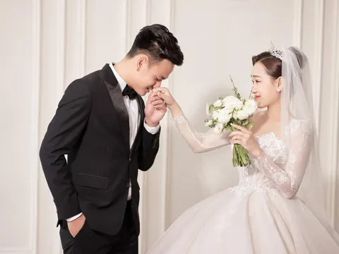 Ngắm ảnh cưới đẹp lung linh của Tấn Tài và bạn gái hơn tuổi