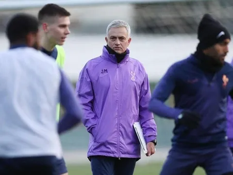 Ngày Mourinho tái xuất EPL, Tottenham lấy đội hình nào đấu 'Búa tạ'?