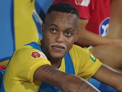 Ngoại binh CLB Nam Định hóa tội đồ trong trận thua Bình Dương