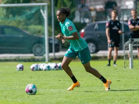 "Ngọc quý" Man Utd bùng nổ, NHM phấn khích: "Chân trái của cậu ta thật ma thuật"