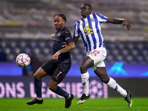 "Ngọc thô" tỏa sáng trước Man City, NHM Chelsea đứng ngồi không yên