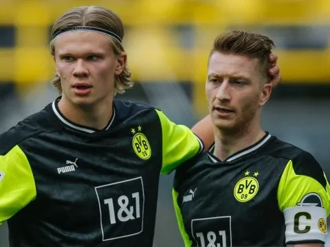 Ngược dòng đại thắng, Dortmund phả hơi nóng vào Top 4 Bundesliga