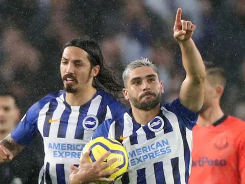 Ngược dòng ngoạn mục, Brighton đẩy Man United xuống 1 hạng