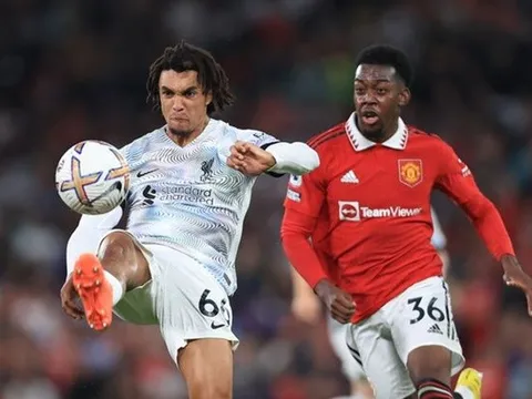 Người cũ Liverpool nêu 2 cái tên chơi tệ nhất trước Man United