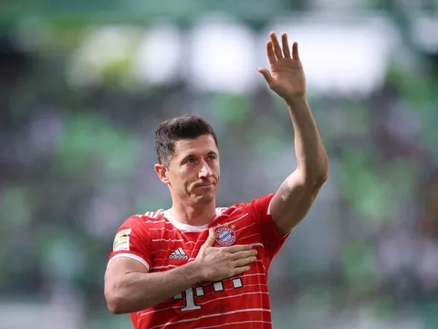 Người đại diện hối thúc Bayern mở bán Lewandowski cho Barca