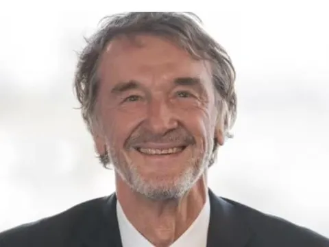 Người giàu nhất Vương quốc Anh bắt đầu thâu tóm Man Utd