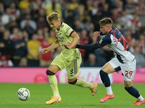 Người ta đã thấy bóng dáng của một Ozil mới sau trận thắng của Arsenal