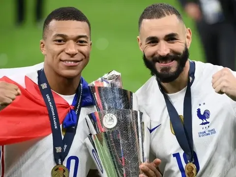 Người thắng kẻ thua khi Mbappe ở lại PSG