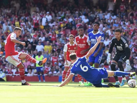 Người thắng kẻ thua ở Arsenal sau trận Leicester