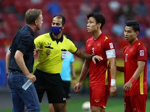 HLV Thái Lan tiết lộ đoạn hội thoại với Quế Ngọc Hải ở AFF Cup